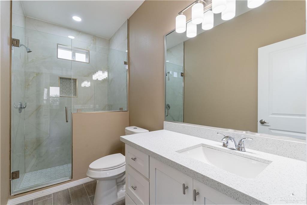 Photo 7 of 2224 Derrick Avenue