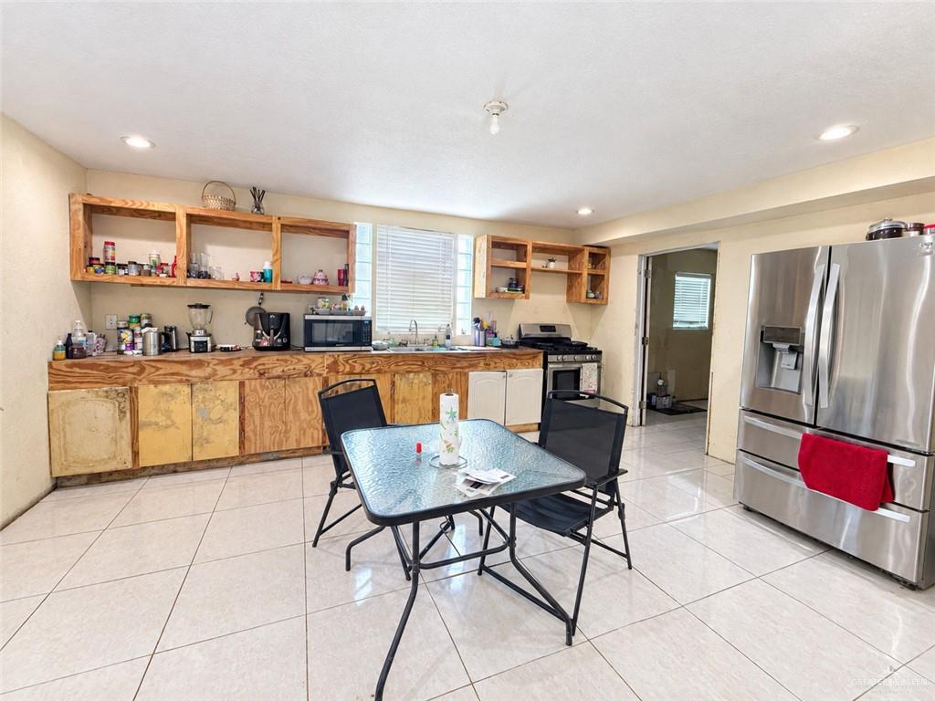 Photo 8 of 4400 Canadiana Lane