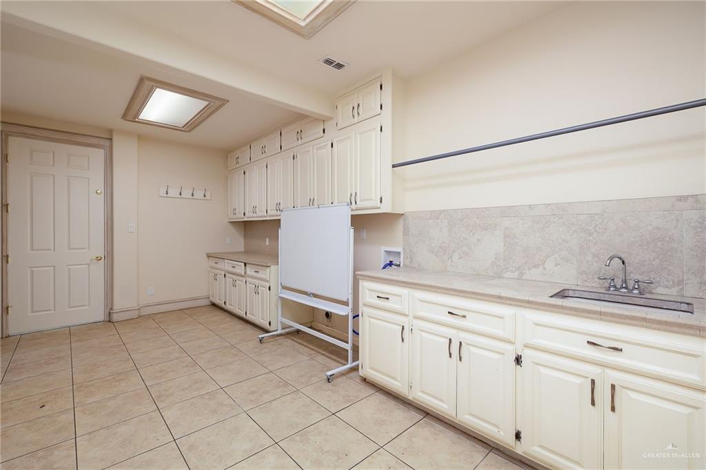 Photo 10 of 1409 Duke Avenue