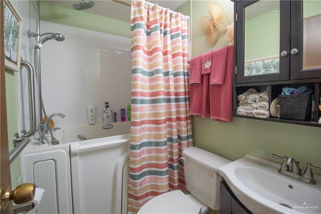 Photo 9 of 3126 San Jacinto Drive