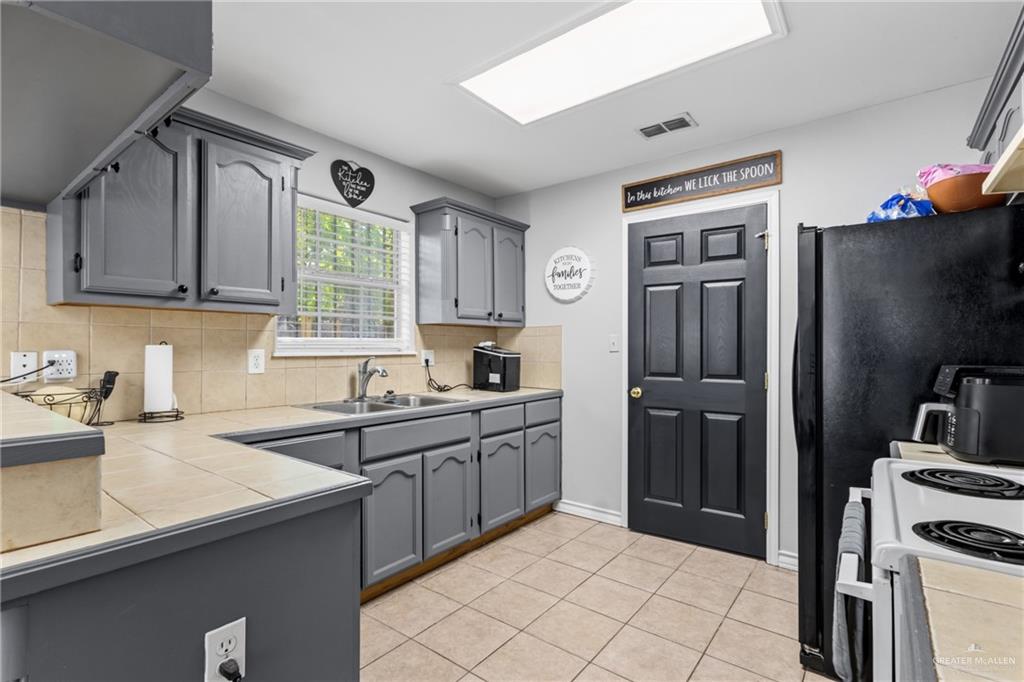 Photo 6 of 210 18th Street