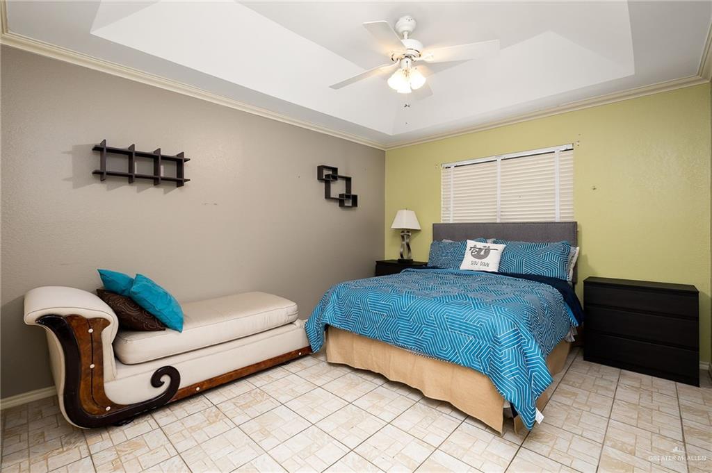 Photo 14 of 305 Bluebird Avenue