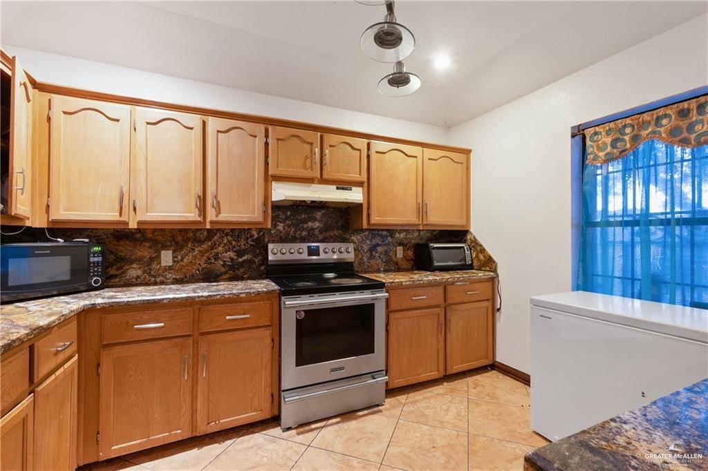 Photo 4 of 3005 Iris Avenue