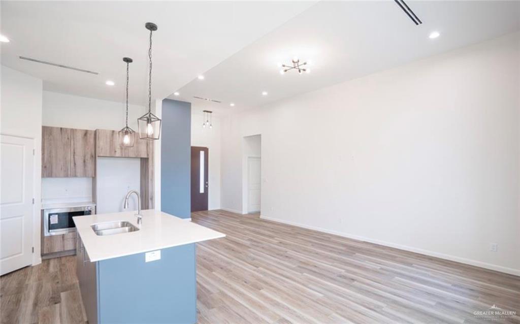 Photo 7 of 2914 Dhalia Drive