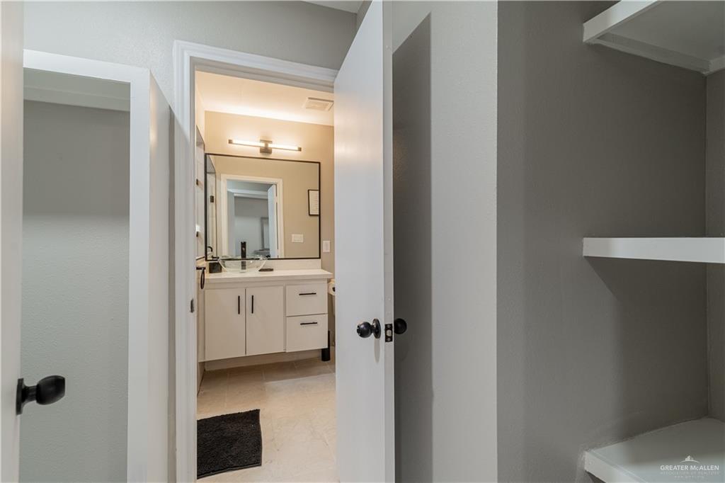 Photo 8 of 206 Ridge Lane #1