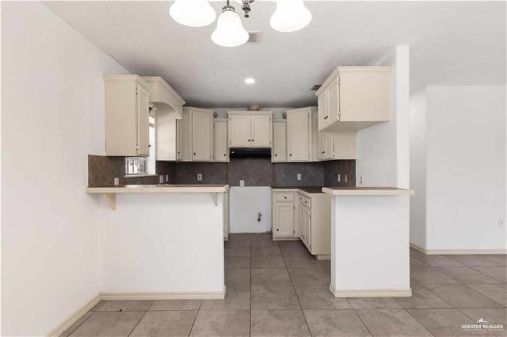 Photo 5 of 2804 Gumwood Avenue