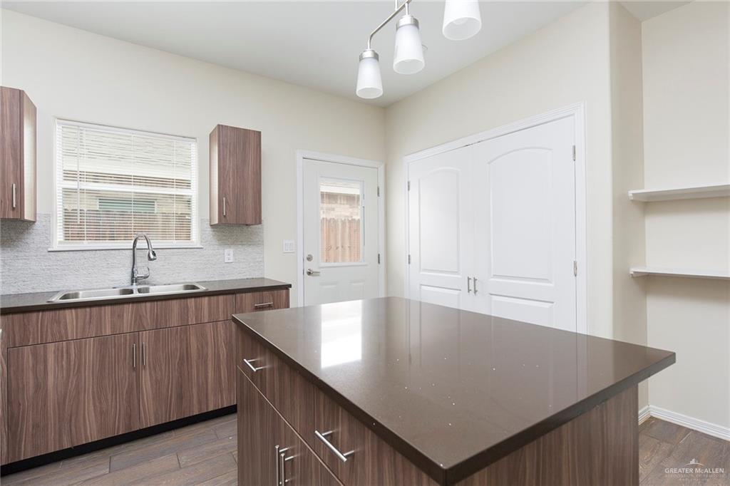 Photo 6 of 1702 Cortlandt Street