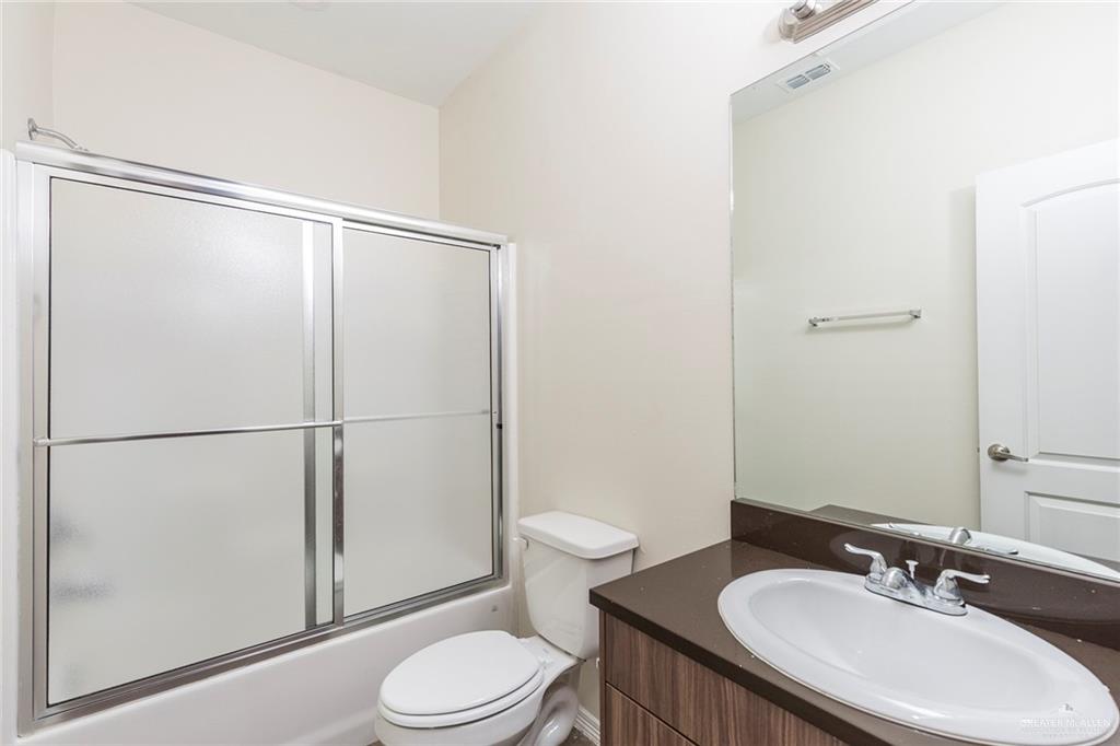 Photo 9 of 1702 Cortlandt Street