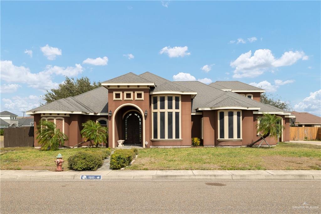 Photo 2 of 1502 Eucalyptus Street